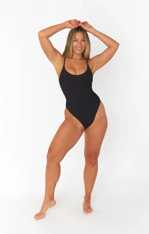 positano-one-piece-black-scrunch