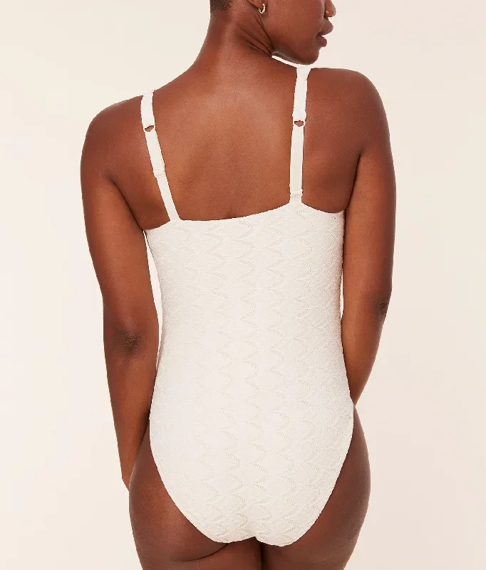 the-macao-one-piece-scallop-crochet-gardenia-classic